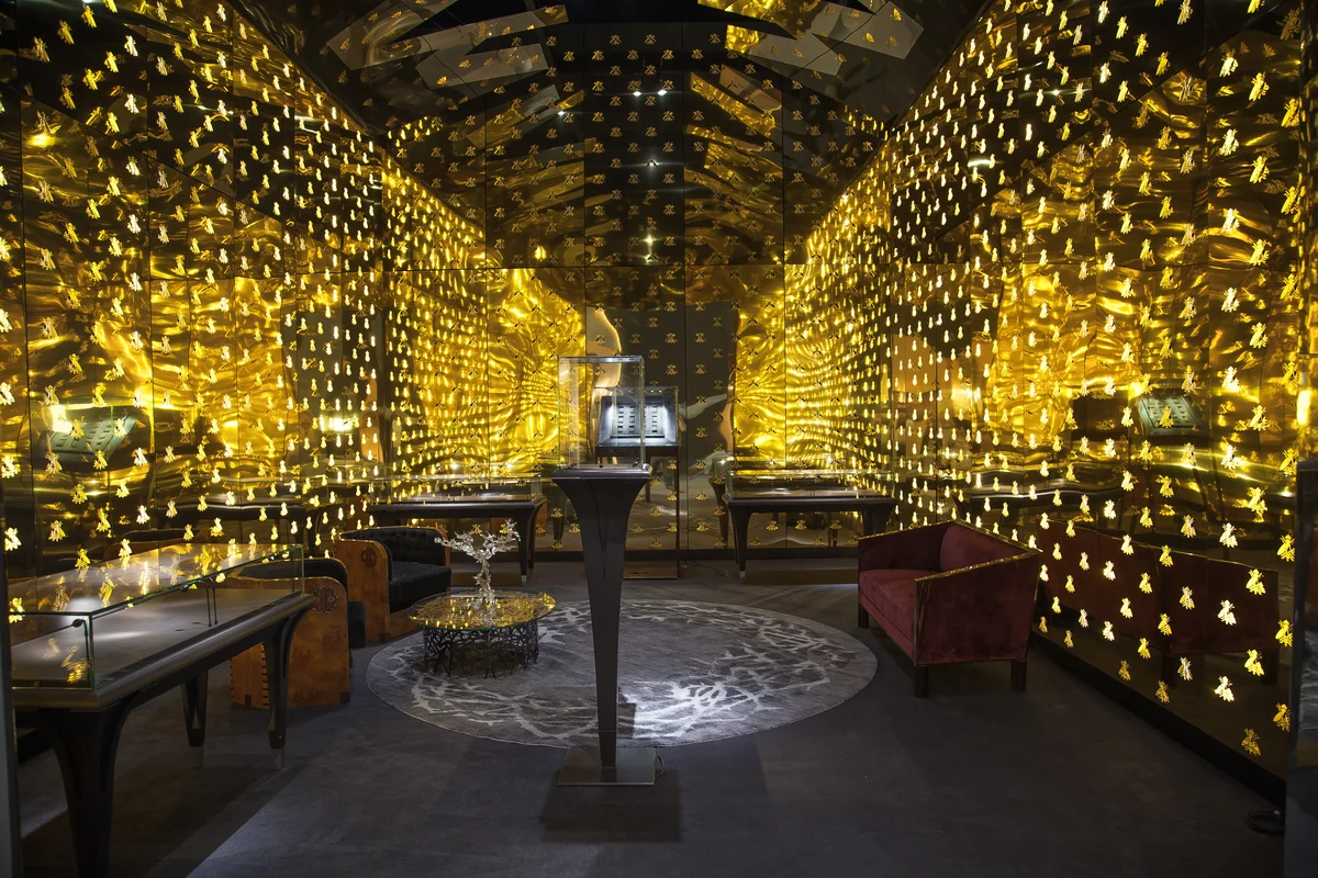 Stand DeWitt - Paris, France Daniel Hourdé